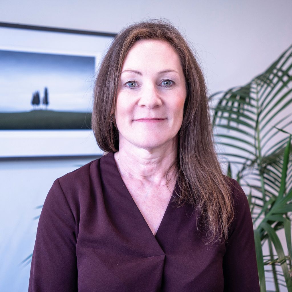 Jennifer Woodford, Senior Associate, Lewis Kitson Lawyers.